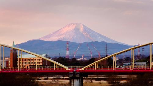 0180水管橋が形作る逆さ富士