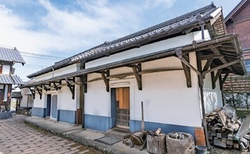 写真：米蔵・味噌蔵　外観