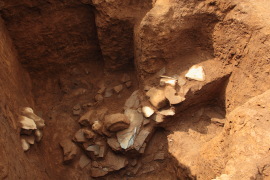 写真:遺物出土の様子