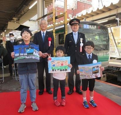 写真：イラストコンクール表彰式の様子