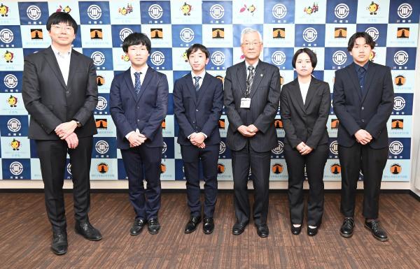 写真：報告会の様子