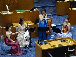 写真:メンバーの曲紹介