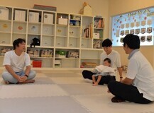 写真:子育て情報誌作成取材の様子