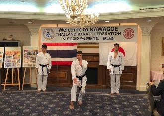 写真:歓迎会での演舞披露