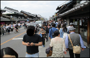 写真:土曜、日曜、休日の一番街