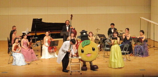 ときもが演奏に参加している写真