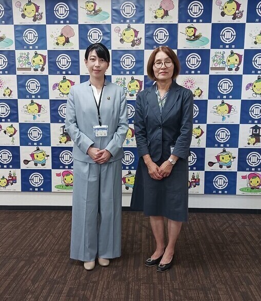 写真：JICAボランティア　高橋利恵子さんとの記念撮影